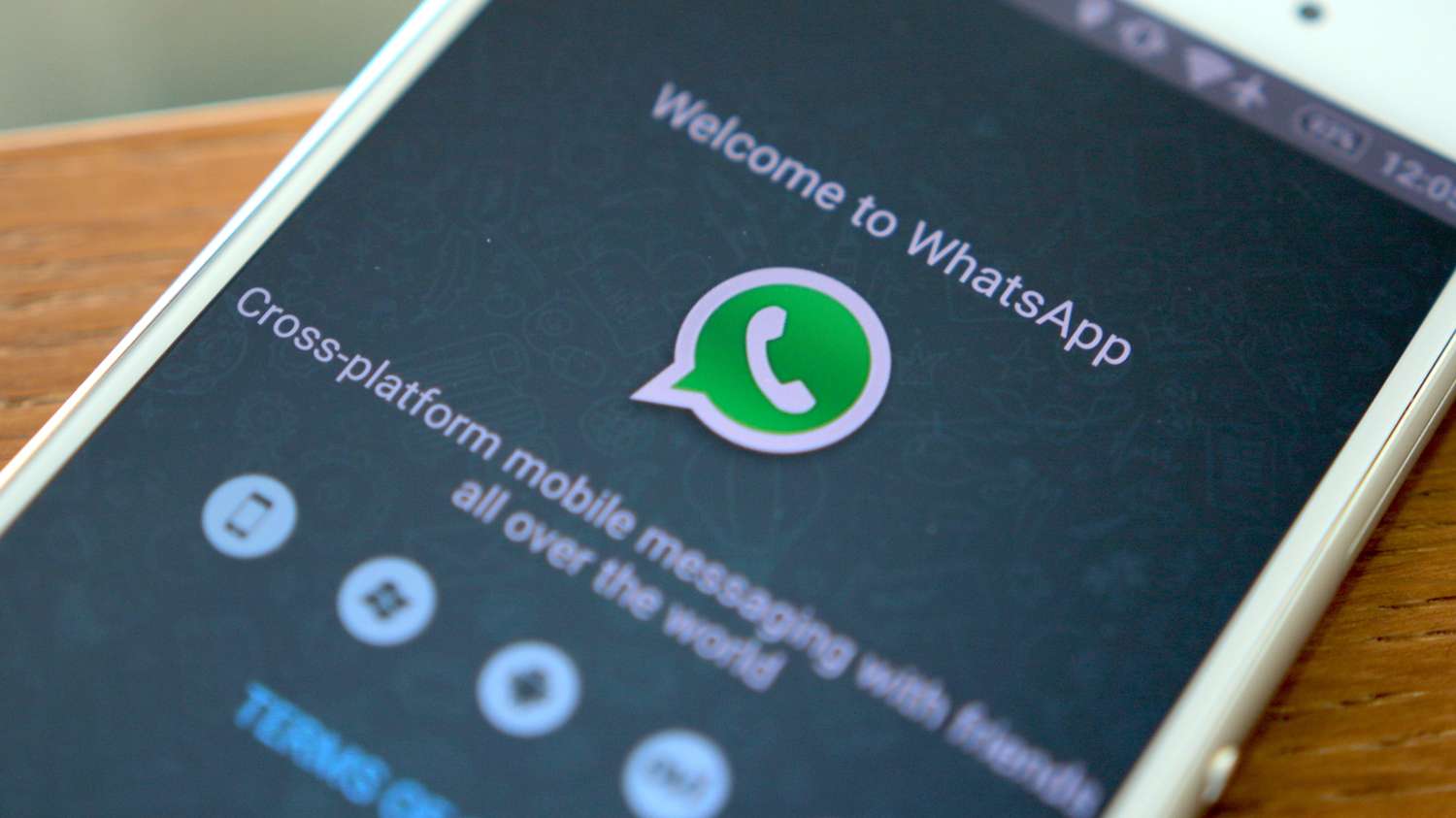 WhatsApp empieza a funcionar tras una caída de más de 2 horas