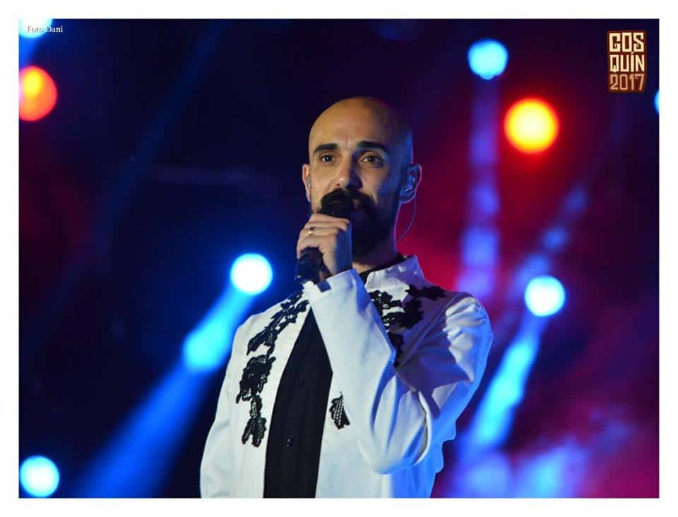 Abel Pintos profundizó su transformación pop en el Festival Nacional de Folclore de Cosquín