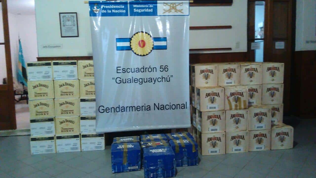 Gendarmería Nacional decomisó 171 cajas con botellas de bebidas alcohólicas
