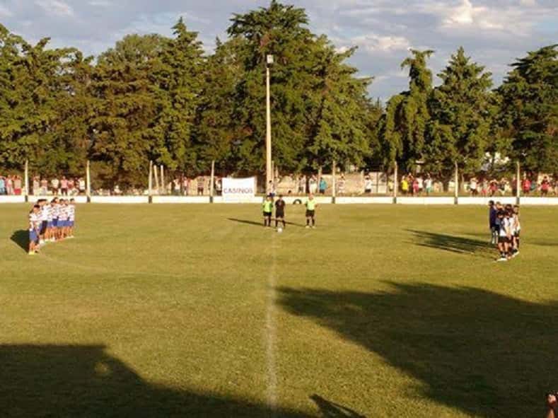 Fútbol Solidario: Atlético Paraná enfrentó un seleccionado de jugadores de la Liga Diamantina de Fútbol