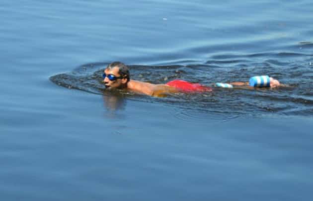 Un nadador cordobés parapléjico, cruzó a nado el Canal Beagle