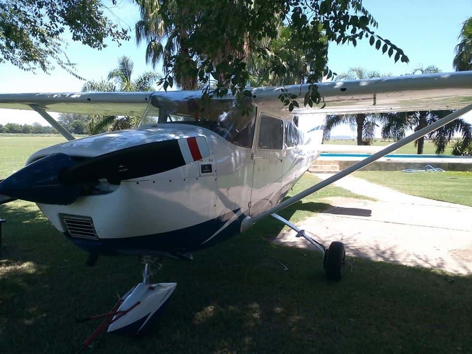 Robaron un avión Cessna del aeroclub de Victoria