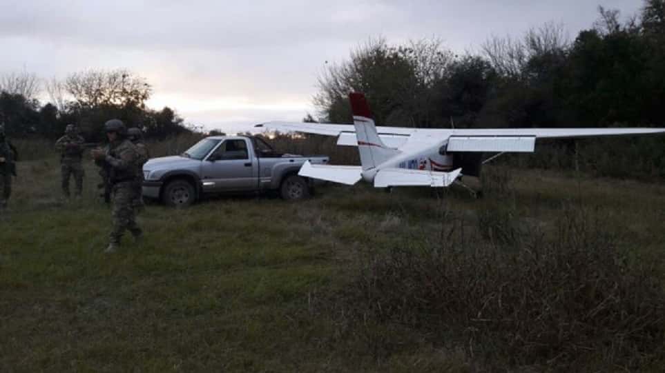 Interceptan en Villa Urquiza una avioneta que llevaba más de 300 kilos de droga