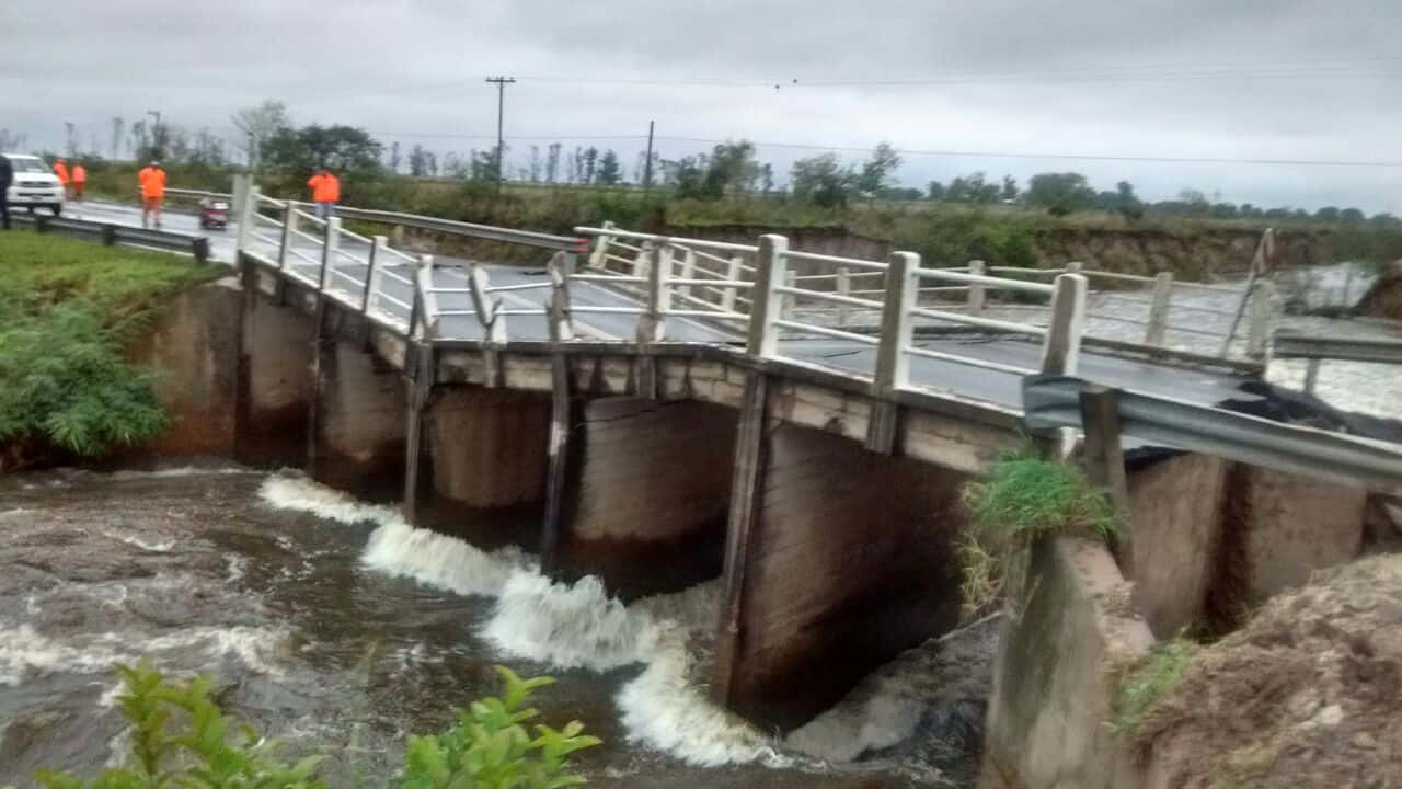 Se derrumbó un puente en Corrientes sobre Ruta Nacional 12
