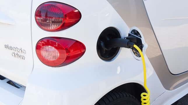 El Gobierno redujo y eliminó aranceles para la importación de autos eléctricos