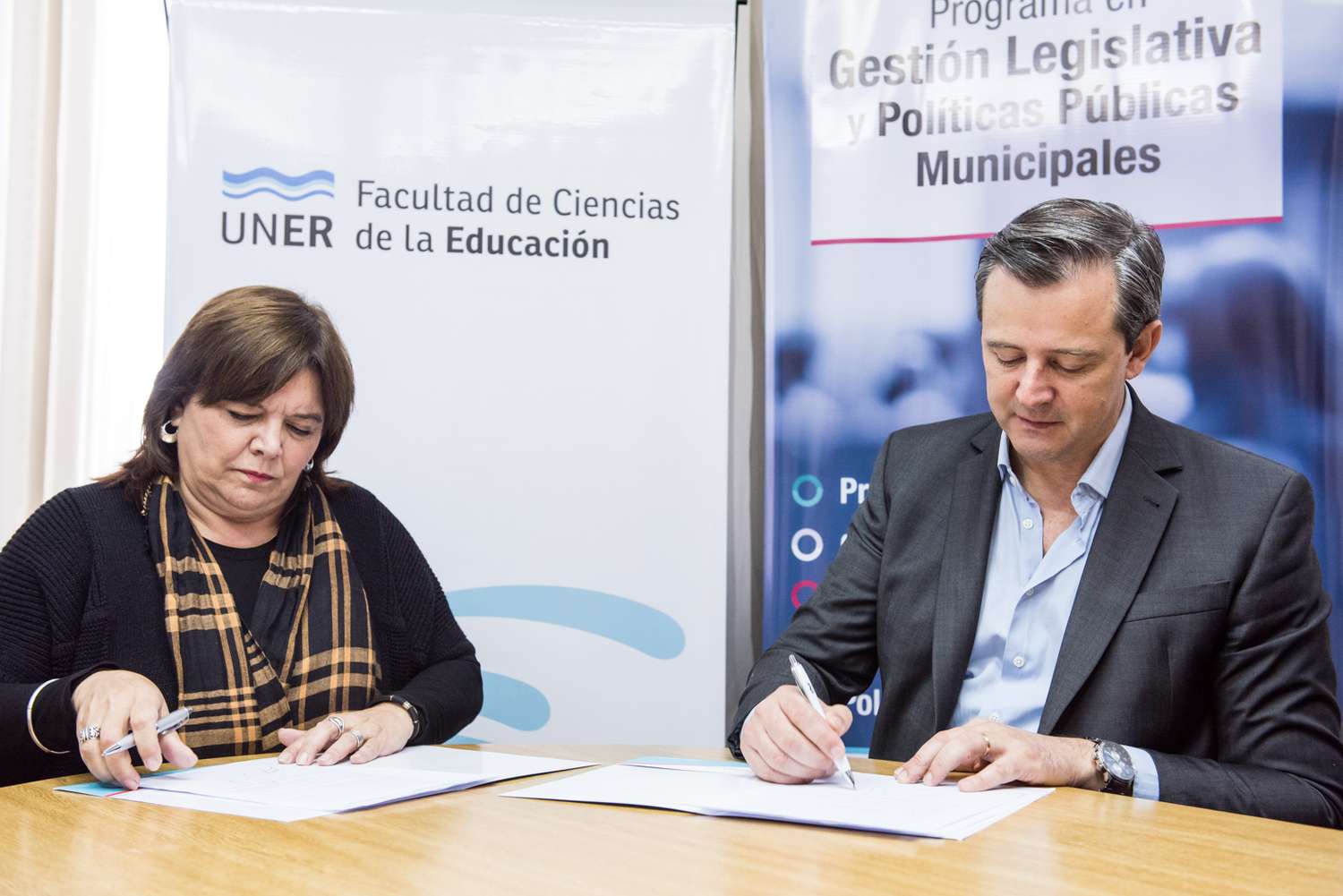 Bahl y Bergomás firmaron el convenio específico para continuar la Capacitación de Concejales