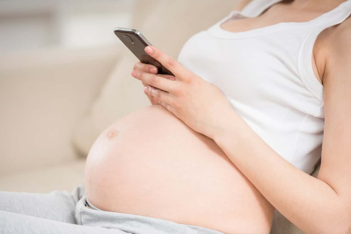 ¿Es nocivo el uso teléfono móvil durante el embarazo?