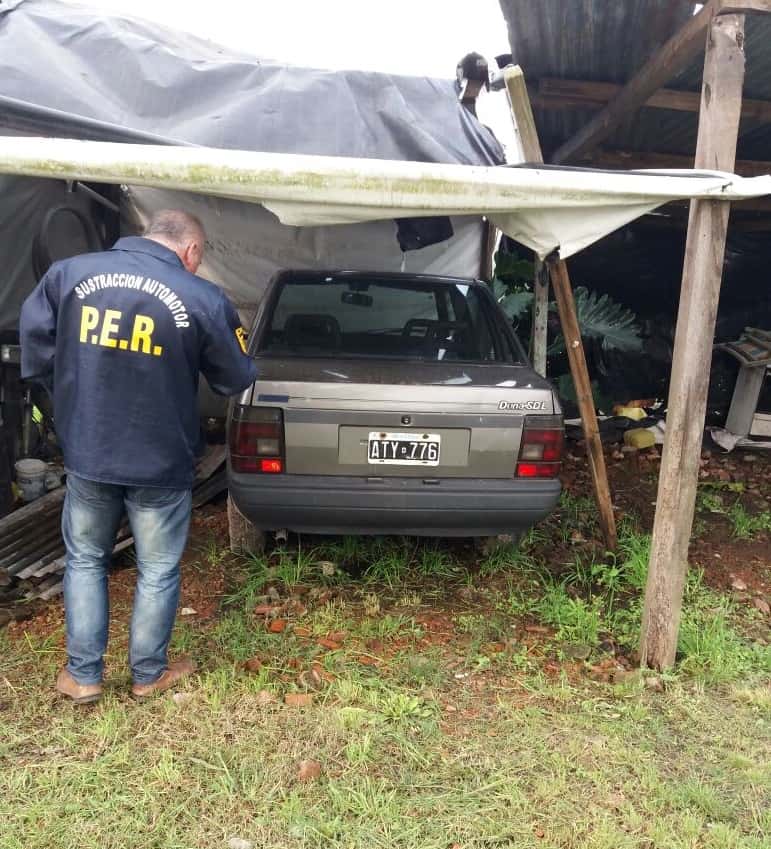 Encontraron en María Grande el automóvil robado en Paraná