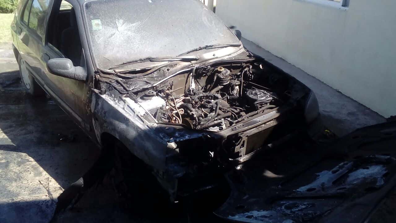 Un desperfecto mecánico provocó el incendio de un automóvil