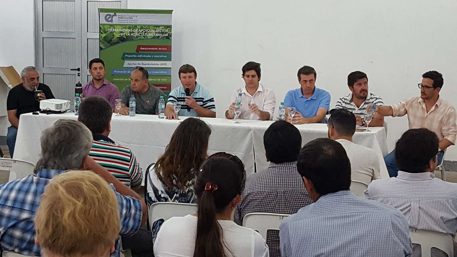 Encuentro en Santa Rosa: Presentan proyectos provinciales a los productores de la zona