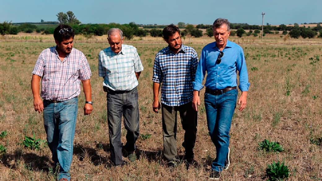 Macri visitó en Viale a una familia de productores afectados por la sequía