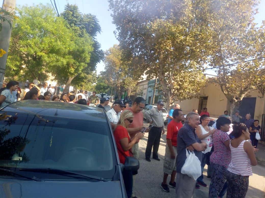 Autoconvocados cortaron los accesos a La Paz en repudio al aumento de la tarifa eléctrica