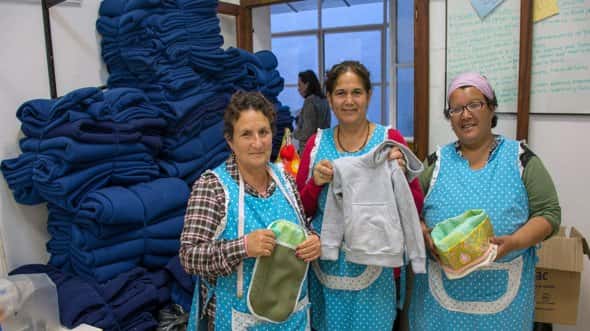 15 talleres textiles entrerrianos están abocados a la confección de mantas de abrigo del Plan Cobijar