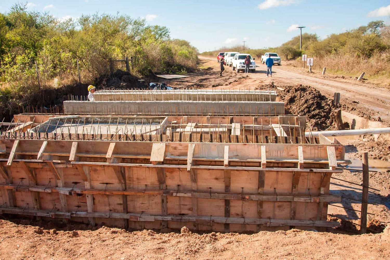 Avanza la construcción de una calzada sobre el Arroyo Maturrango