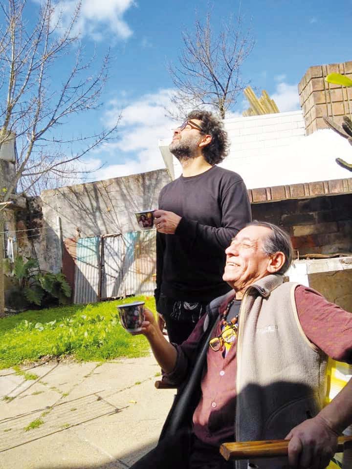 Kubero Díaz y Yacaré Manso regalaron su música y dialogaron con los artistas sobre rock y autogestión