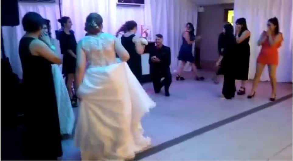 En medio de una fiesta de casamiento, se vivió un momento tan emotivo como inesperado