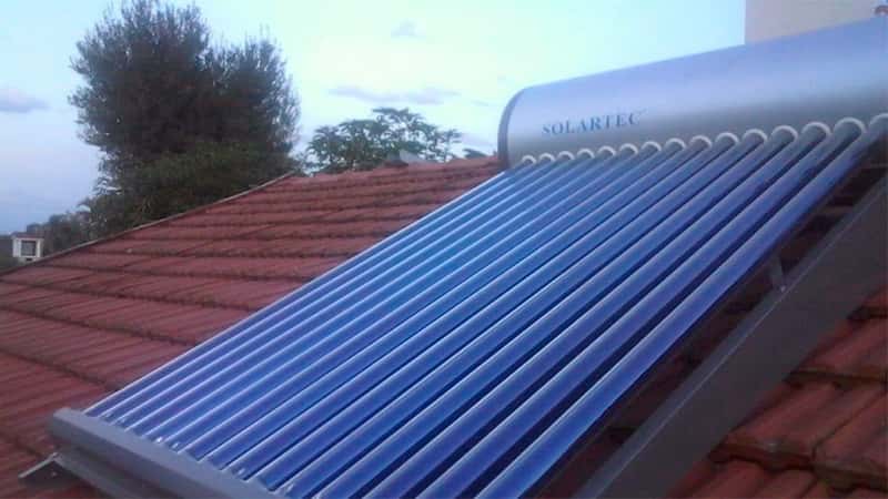 El Banco de la Nación anunció que se podrá comprar termotanques solares en 25 cuotas
