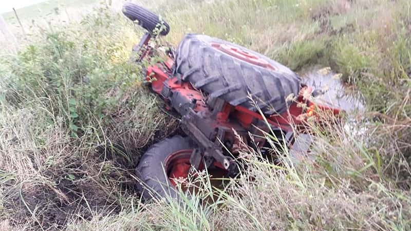 Un hombre oriundo de Viale murió al volcar el tractor que conducía