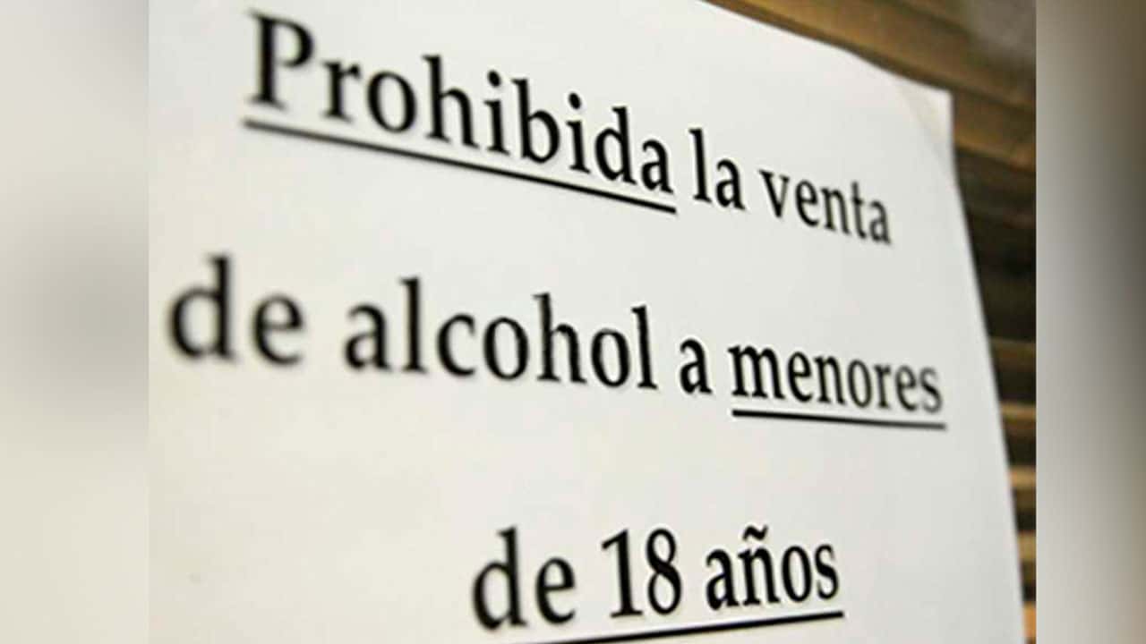 Prohibida la venta y consumo de alcohol de menores