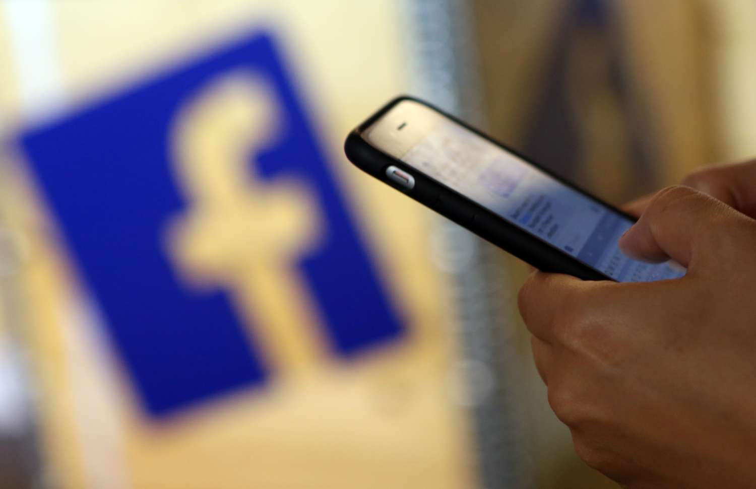 Facebook indemnizará a los usuarios por vender datos personales
