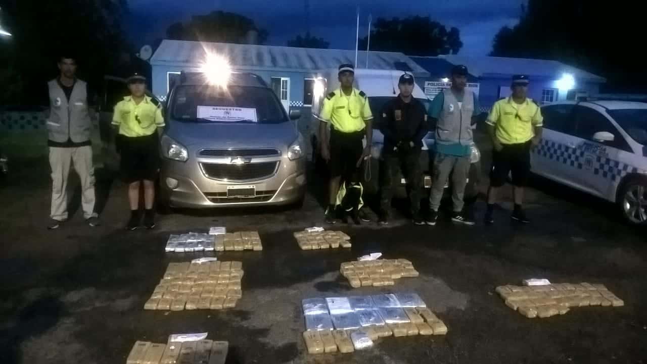La Policía secuestró doscientos panes de marihuana