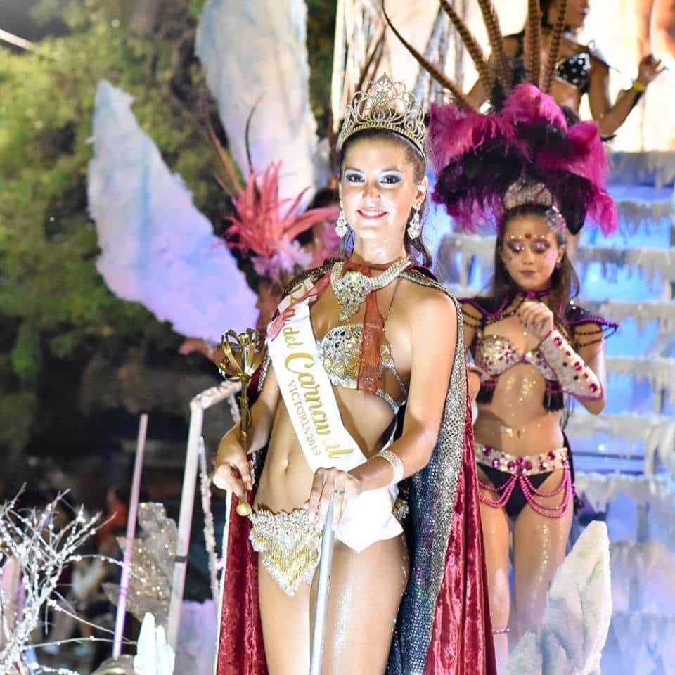 El carnaval entrerriano corona a su nueva reina en Victoria