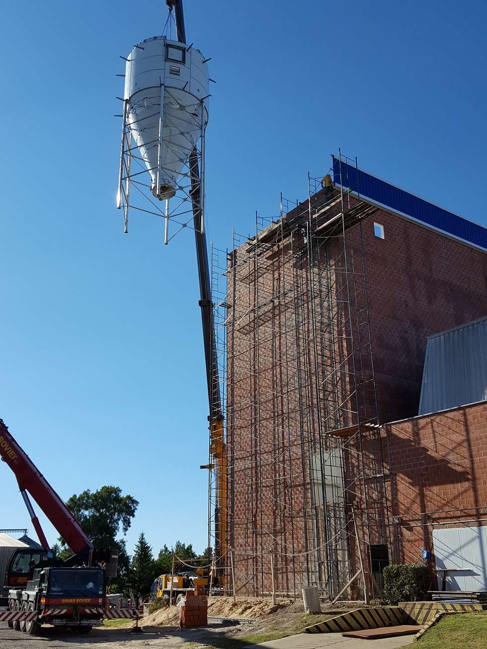 Nueva planta de secado: Tecnovo izó una gigantesca secadora a una nueva torre