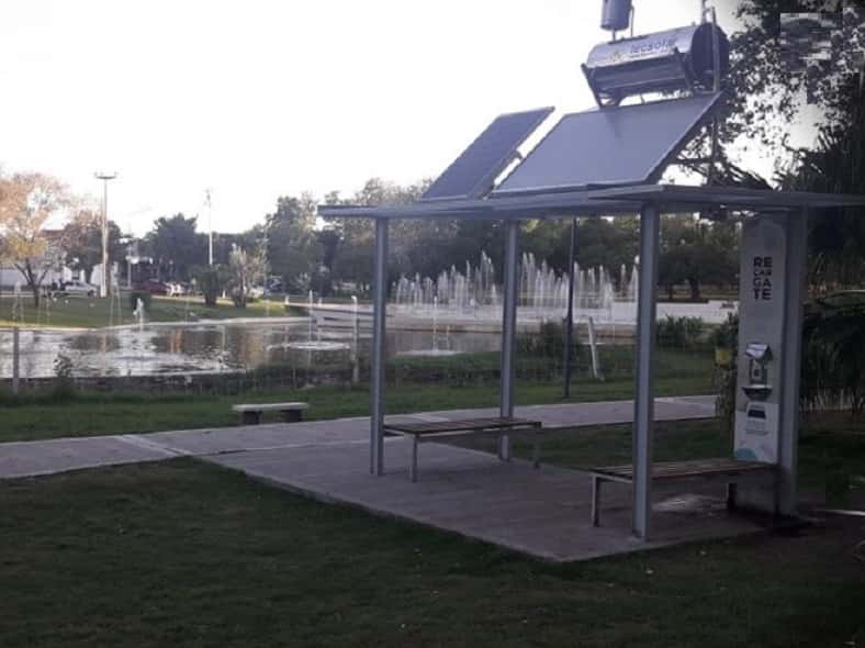 Instalan estación solar en Parque Evita