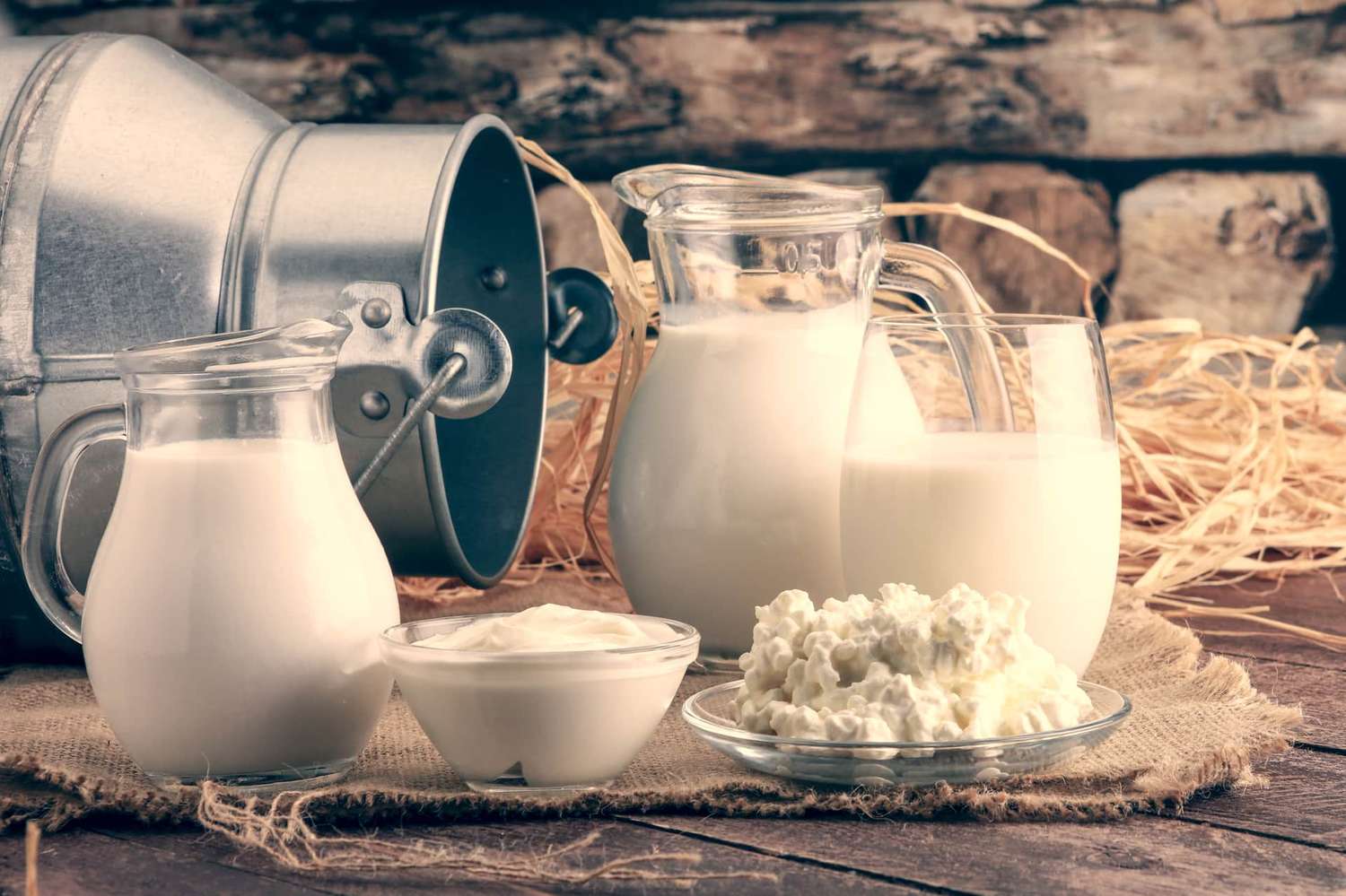 Según el Observatorio de la Cadena Láctea Argentina bajó la producción de leche en Argentina y Uruguay