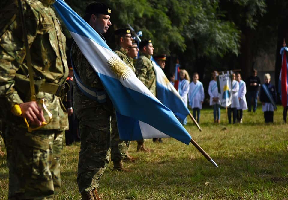 Crespo conmemoró el Día del Ejército Argentino