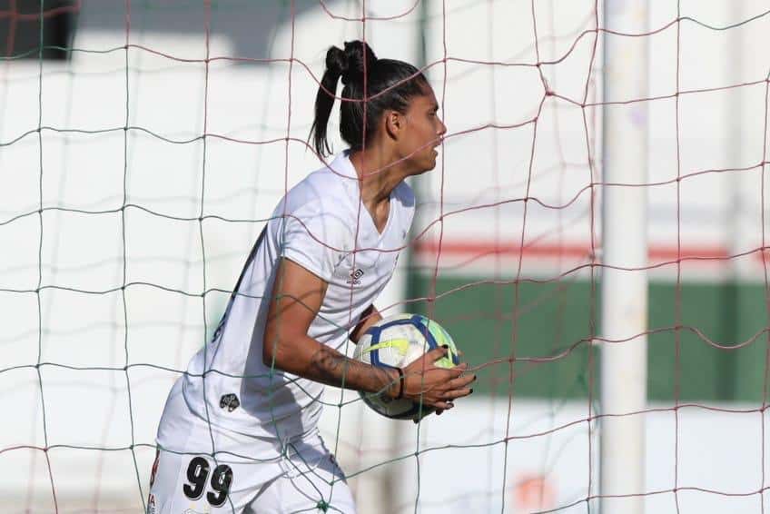 Soledad Jaimes convirtió dos tantos en la goleada por 9 a 0 de su equipo frente a Sport Recife