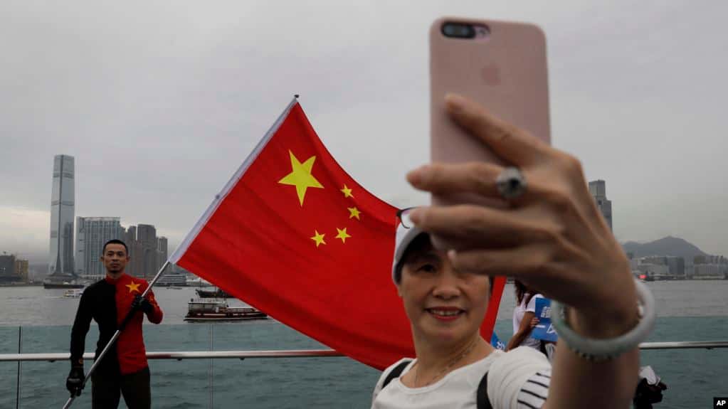 Twitter y Facebook acusan a China de usar cuentas falsas para socavar protestas en Hong Kong