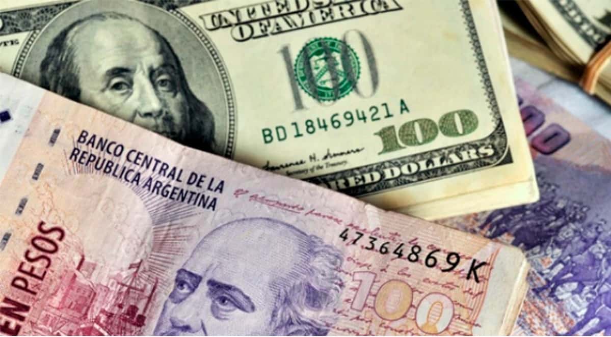 Suben el dólar y el riesgo país tras el anuncio de reestructuración de la deuda