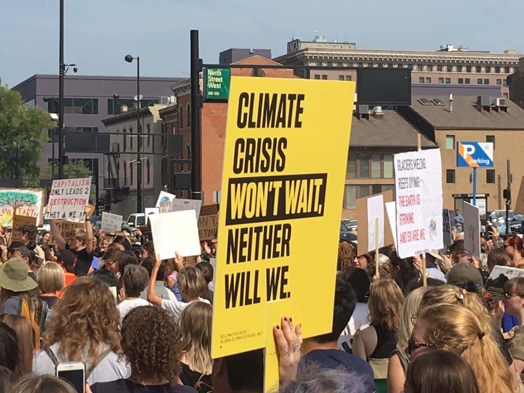 Inicia protesta global para exigir acciones que frenen el cambio climático