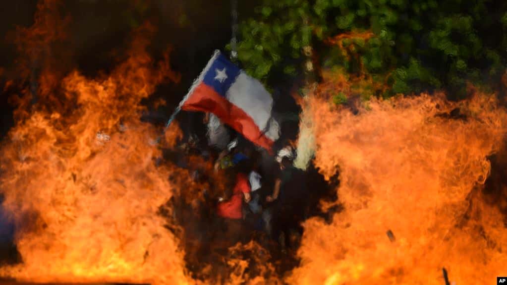 Chile vive otra jornada de protestas y violencia