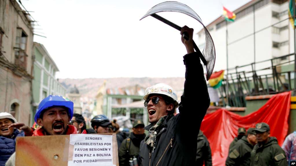«En Bolivia no hay golpe de Estado» afirma María Teresa Zegada