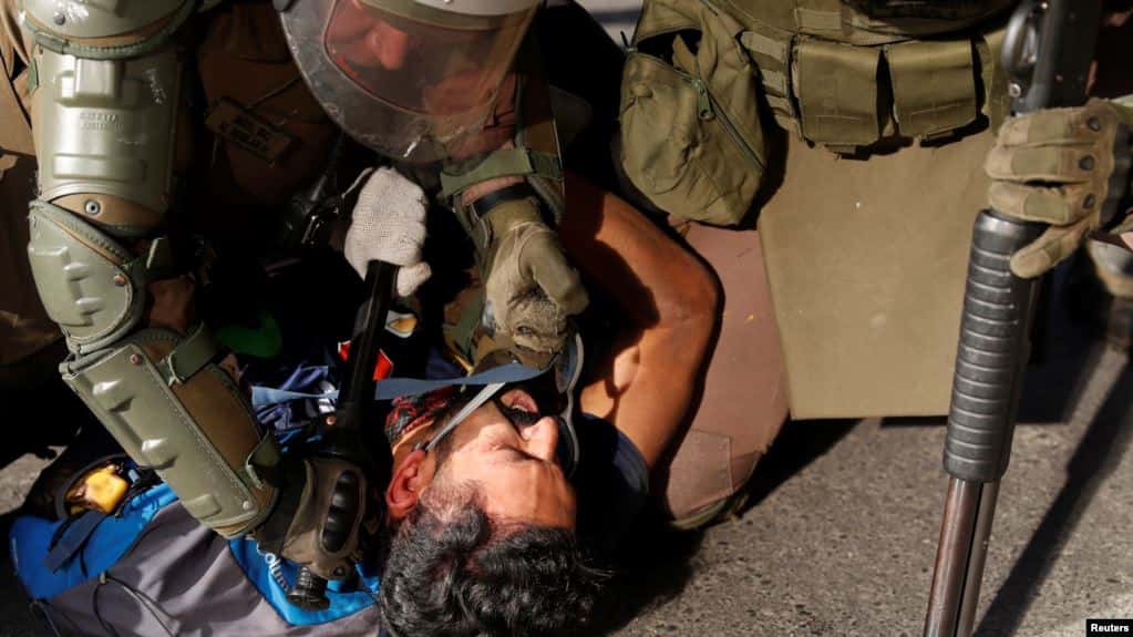Amnistía Internacional culpa a policía y militares chilenos de campaña de abusos contra manifestantes