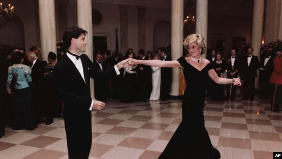 Subastan vestido que usó la princesa Diana en baile con John Travolta