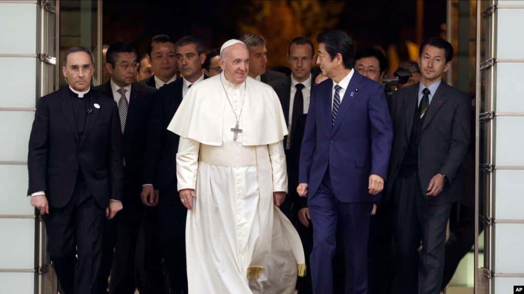 El Papa exhorta a renunciar a las armas nucleares en visita a Japón