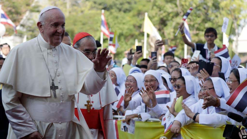 Papa atiende a jerarquía eclesiástica tailandesa y a jóvenes