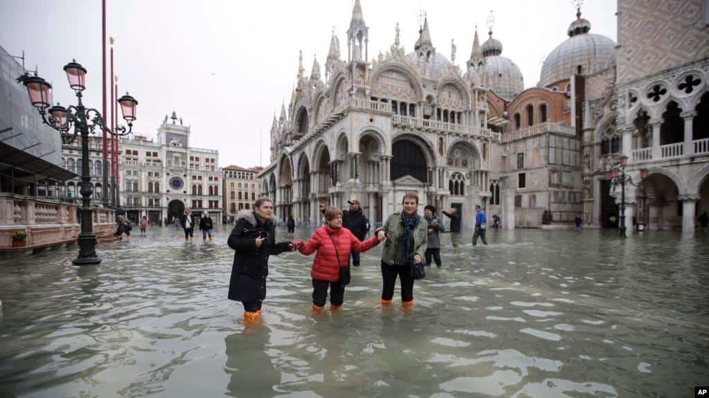 Venecia “de rodillas” en la 2da peor inundación en su historia