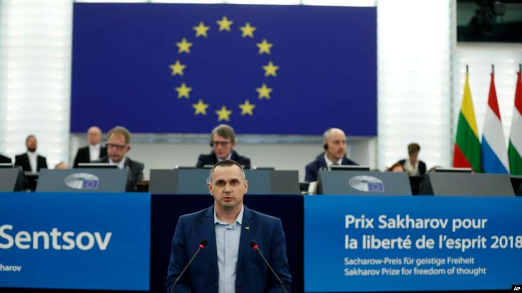 «Cuidado con Rusia», advierte a Europa cineasta ucraniano Oleg Sentsov