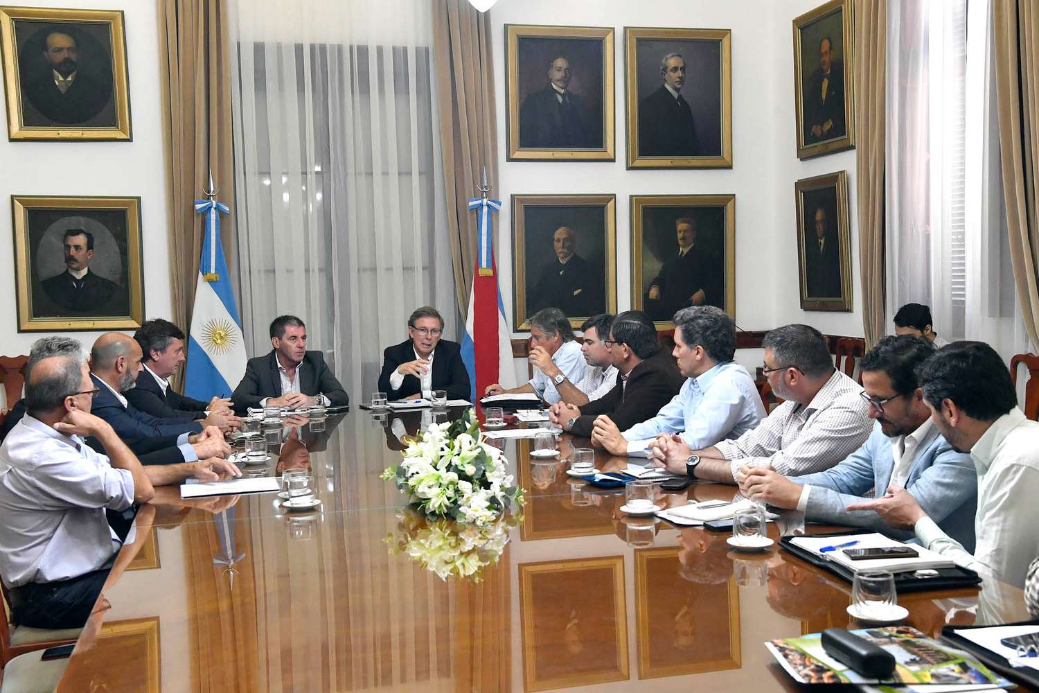 Juan José Bahillo y Hugo Ballay mantuvieron un encuentro con representantes de la Mesa de Enlace
