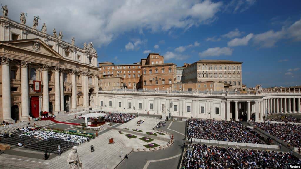 El Vaticano pospone beatificación de primer «televangelista» de EE.UU.