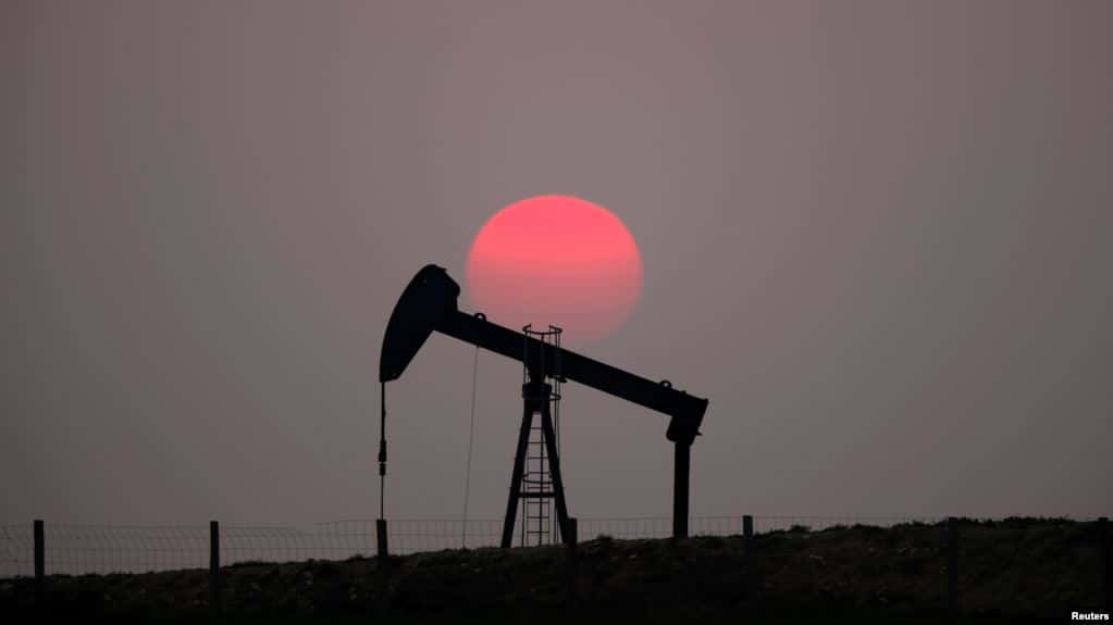 El precio del petróleo sigue subiendo mientras industria observa conflicto Irán-EE.UU.