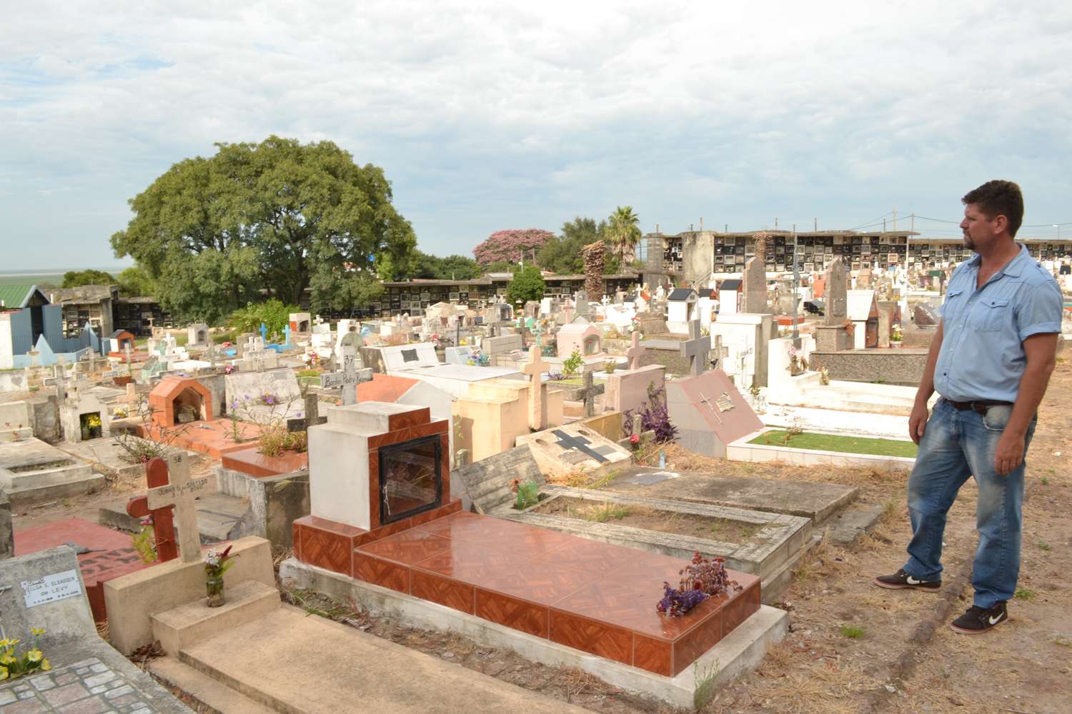 En el Cementerio Municipal el 60 % del espacio central está ocupado por panteones