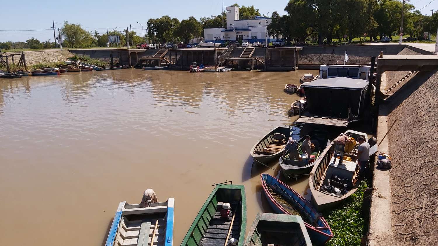 La Dirección de Recursos Naturales no descarta establecer vedas para especies protegidas en resguardo del recurso en el río Paraná