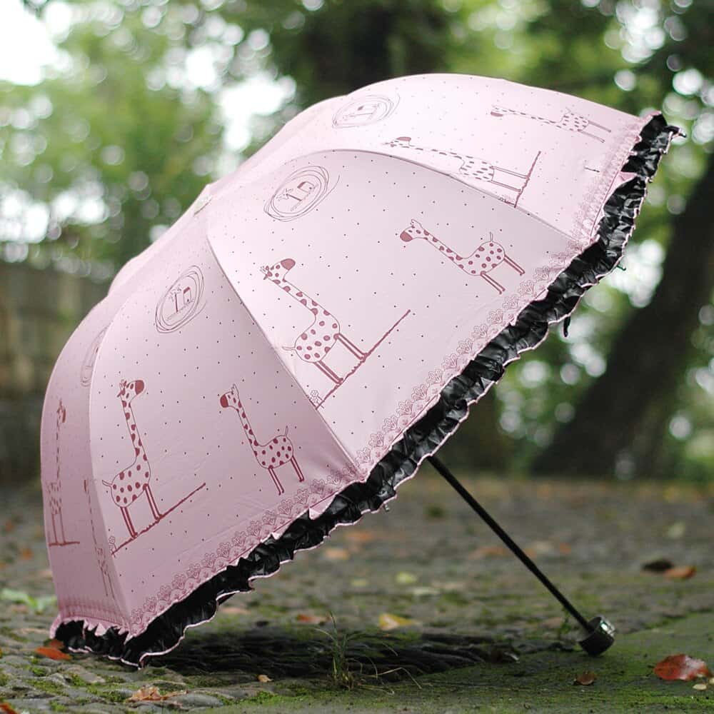 Nada más práctico que un paraguas plegable para salir en un día de lluvia, pero ¿cómo se inventó?