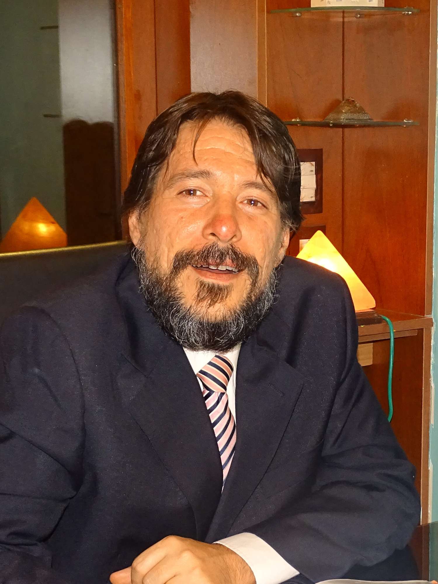 Luis Martínez, el investigador que asegura que nada es lo que parece