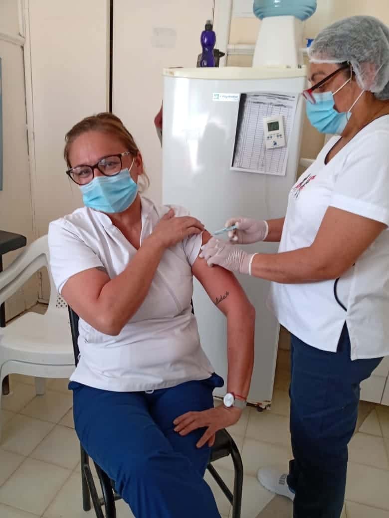 Vacunas: “Es el inicio del fin de la pandemia” definen las enfermeras del hospital